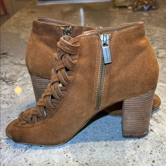 Michael Kors Brown Suede Heeled Boots Ankle Booties Size 6 - Picture 5 of 9